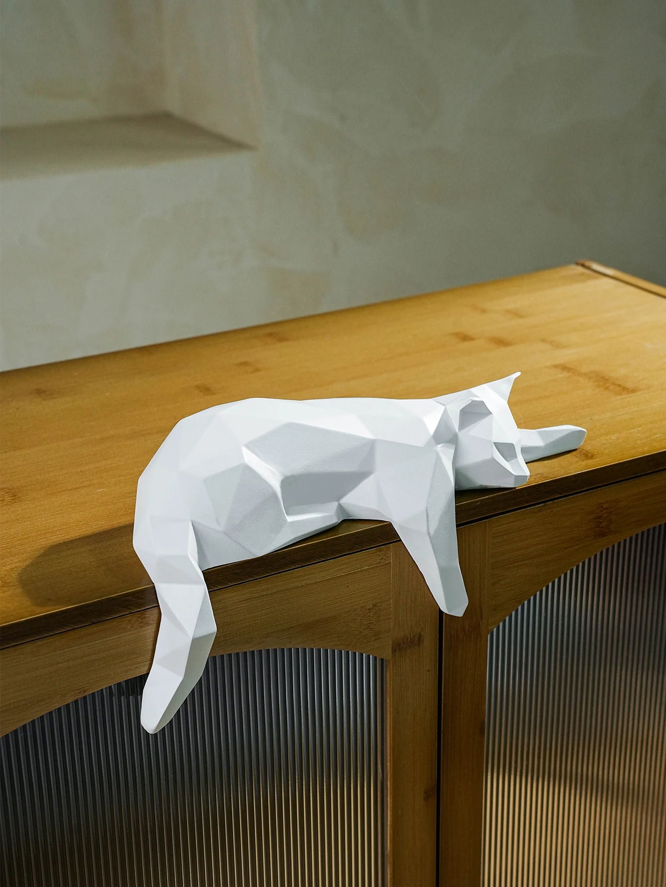 Geometric Cat Statue – Modern Black and White Figurine Sculpture for Home, Office, Table, or Shelf Decor (Lying Cat Design)