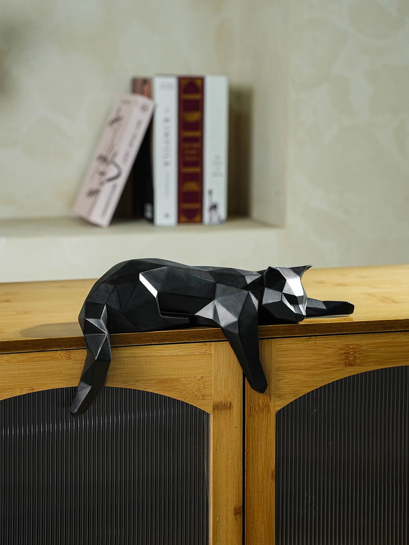 Geometric Cat Statue – Modern Black and White Figurine Sculpture for Home, Office, Table, or Shelf Decor (Lying Cat Design)