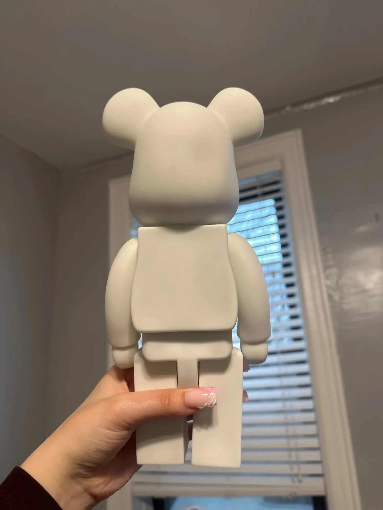 28cm Bear Statue – Color Block Decorative Sculpture for Living Room, Desk, or Floor Decor – Modern Bear Ornament & Birthday Gift