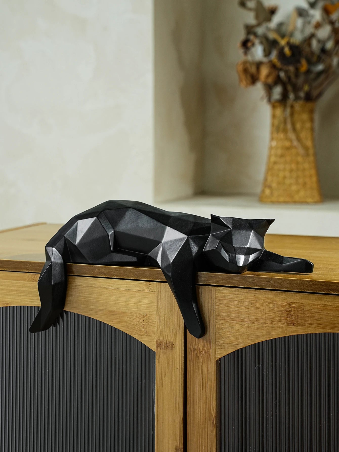 Geometric Cat Statue – Modern Black and White Figurine Sculpture for Home, Office, Table, or Shelf Decor (Lying Cat Design)