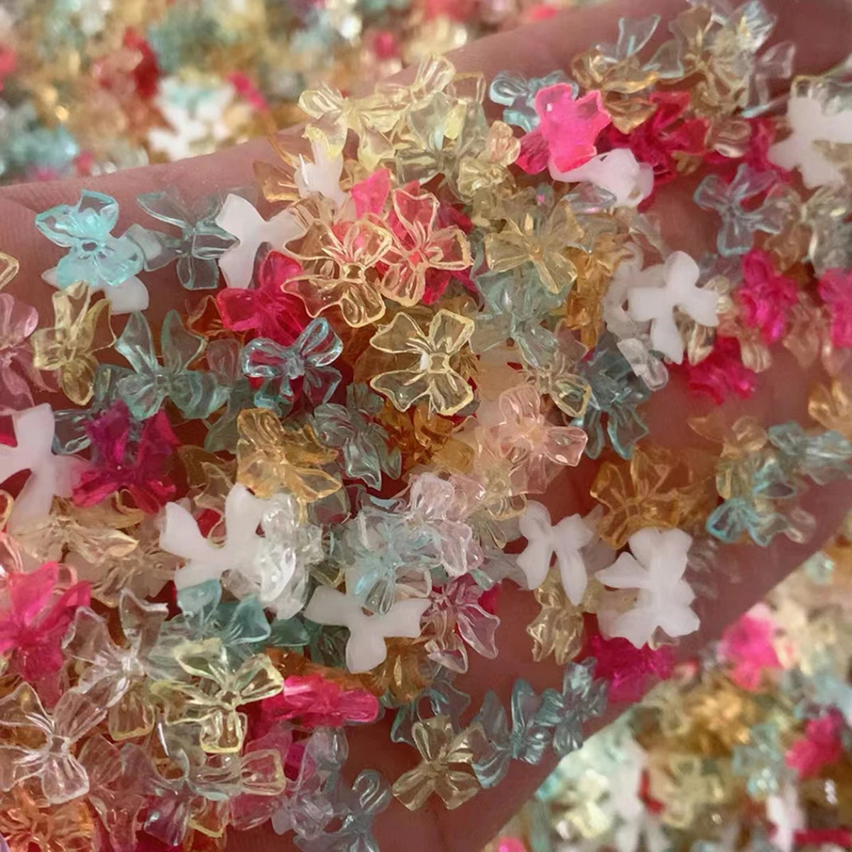 500–600pcs Mixed Resin Nail Art Charms – Y2K Flower, Heart, and Bear Decorations for DIY Manicure Accessories