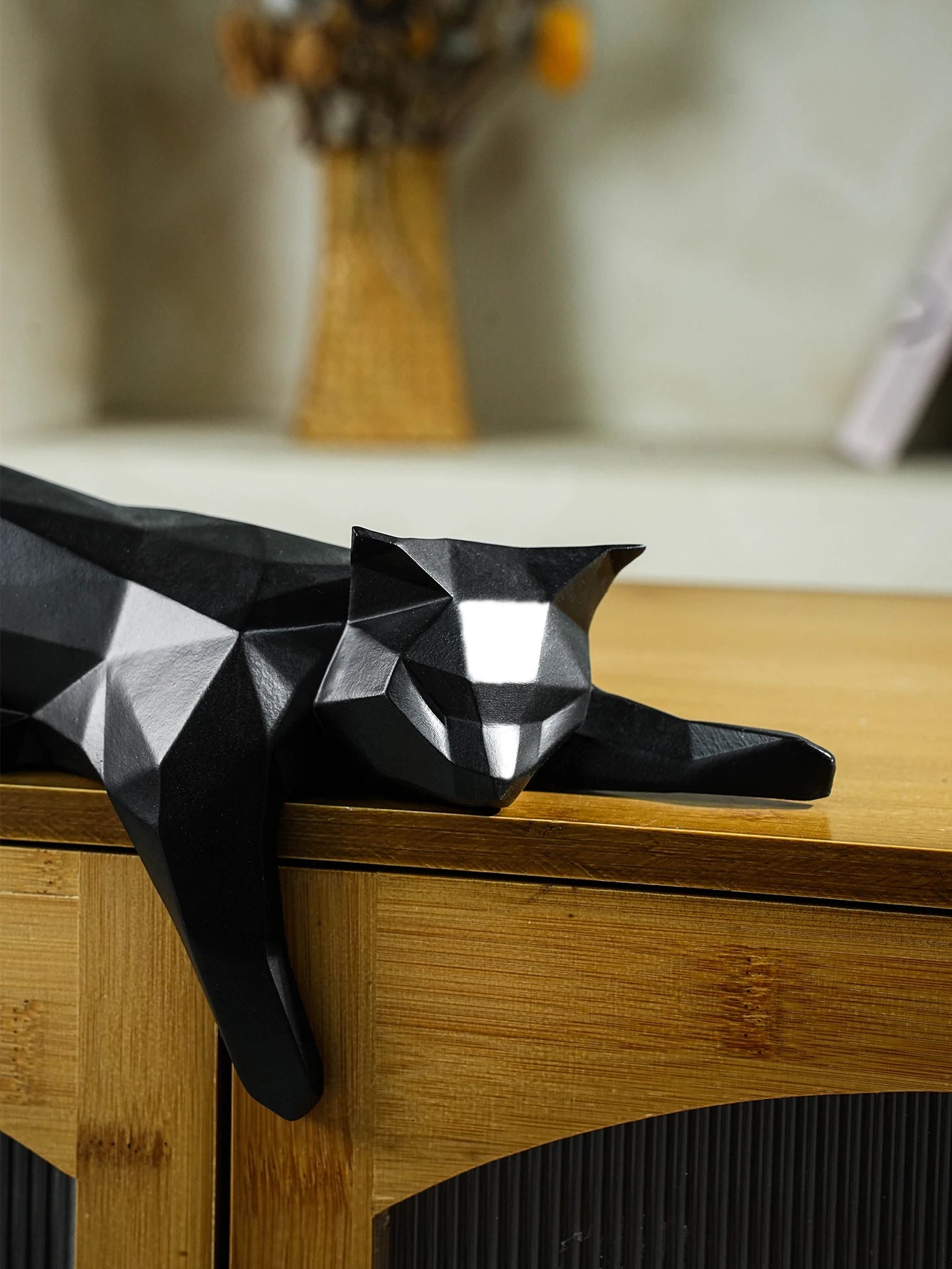 Geometric Cat Statue – Modern Black and White Figurine Sculpture for Home, Office, Table, or Shelf Decor (Lying Cat Design)