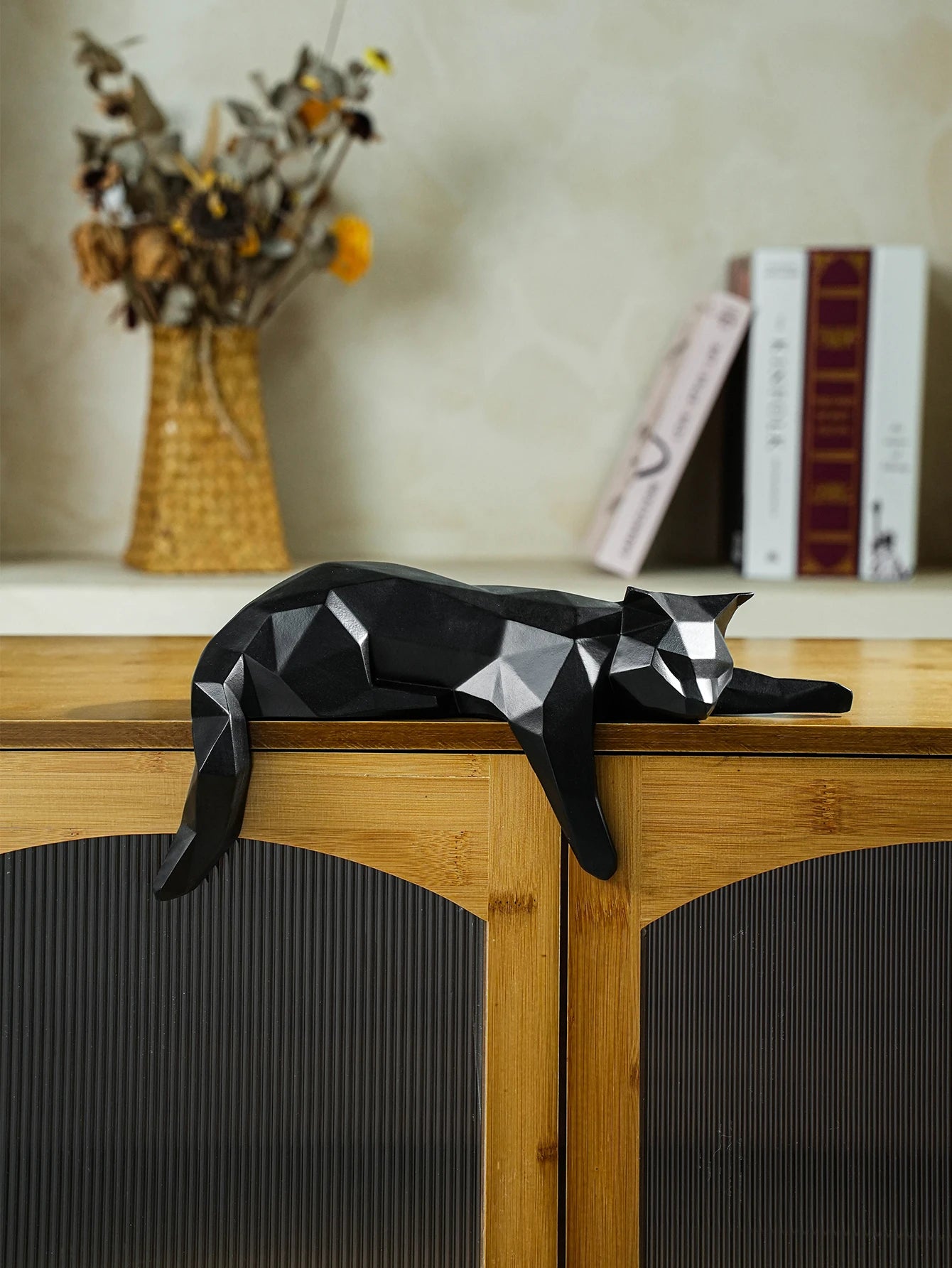 Geometric Cat Statue – Modern Black and White Figurine Sculpture for Home, Office, Table, or Shelf Decor (Lying Cat Design)