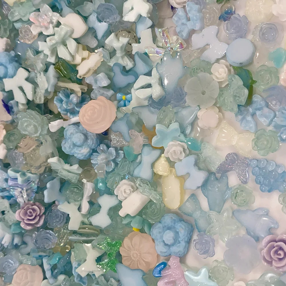 50g Blue Mixed Nail Art Charms – 500–600pcs Resin Bow, Flower & Camellia Decorations for DIY Manicure Accessories