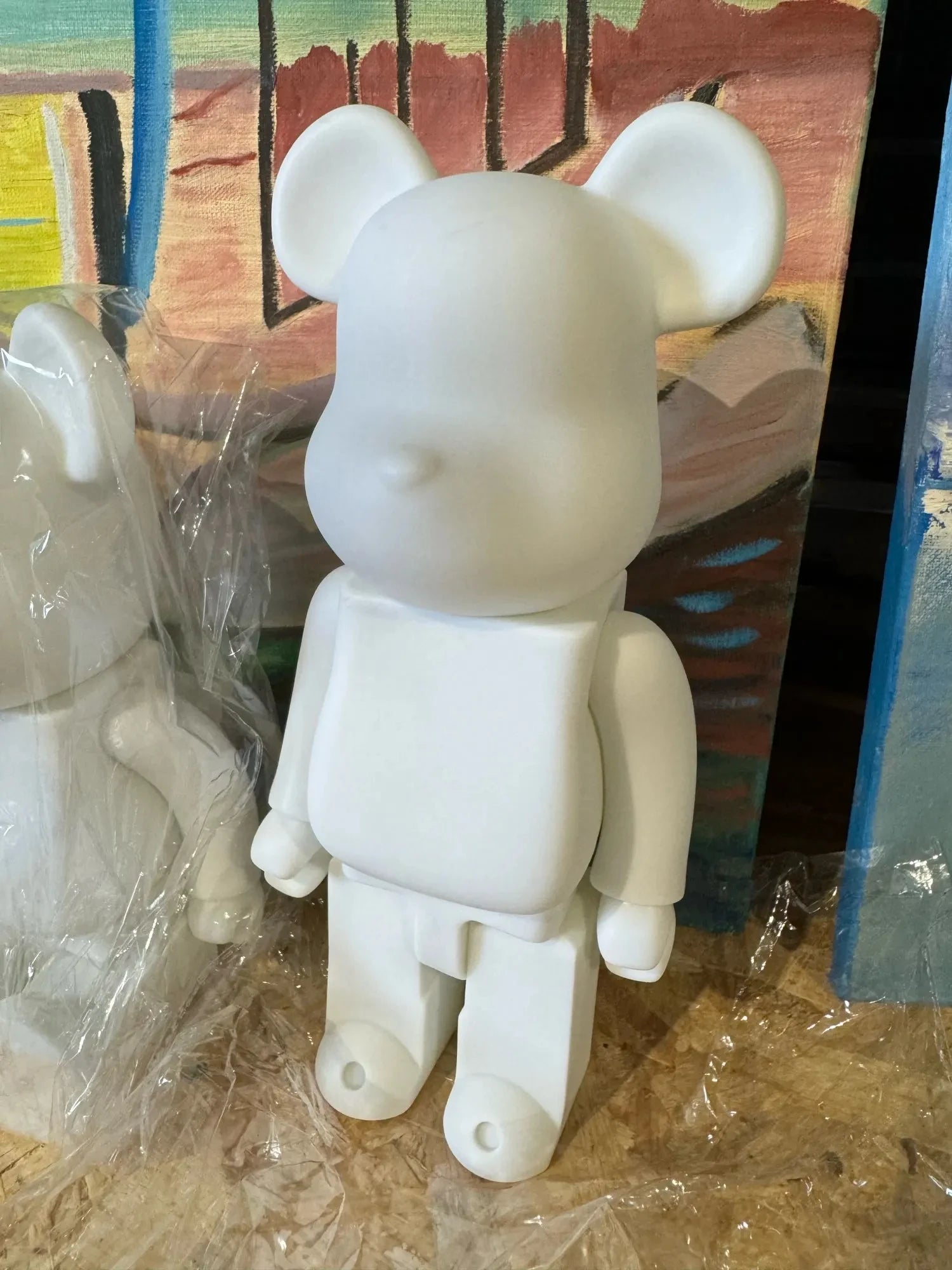 28cm Bear Statue – Color Block Decorative Sculpture for Living Room, Desk, or Floor Decor – Modern Bear Ornament & Birthday Gift