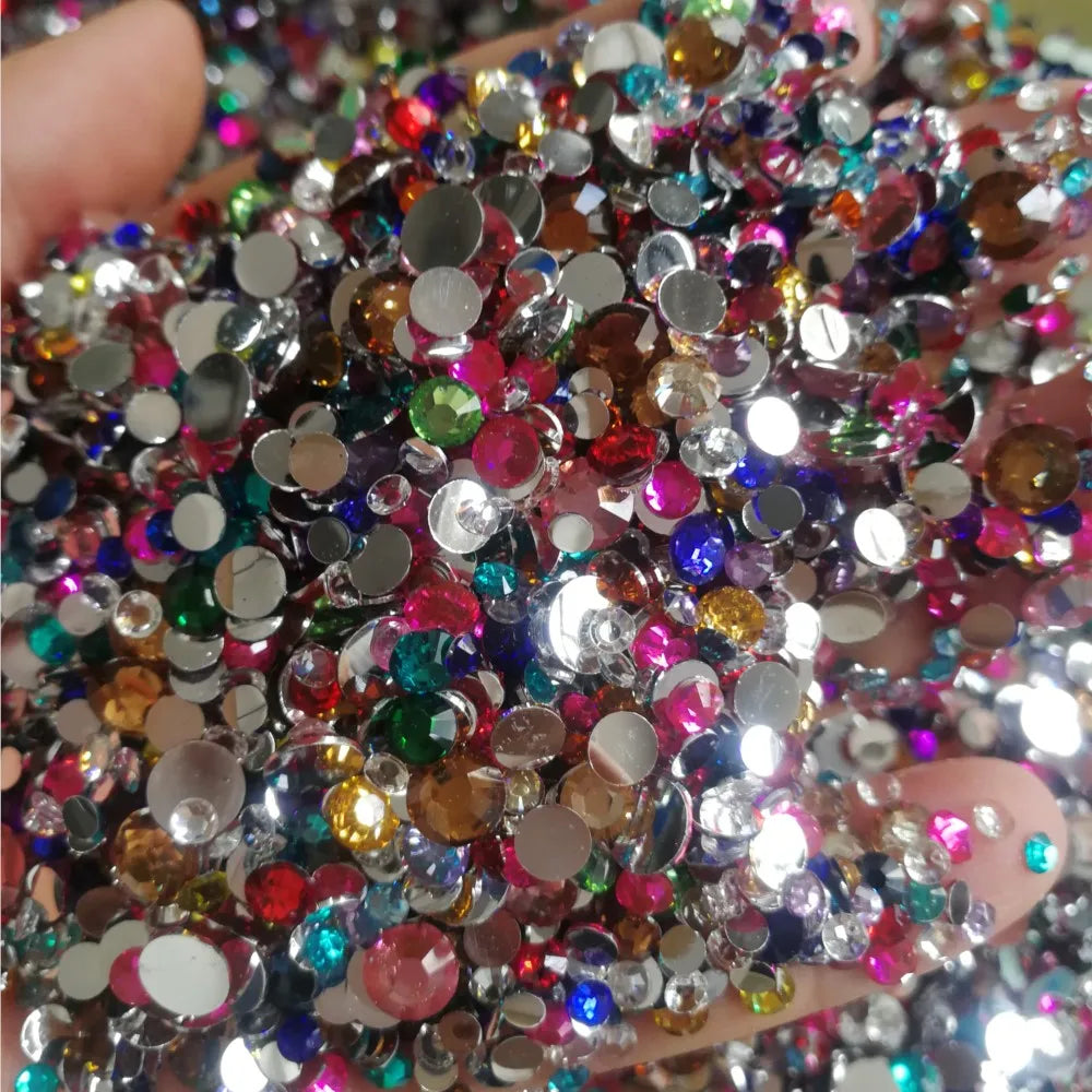 600pcs Kawaii Nail Charms – Mixed Flower, Moon, Bear & Bowknot Resin Rhinestones for Y2K Nail Art, DIY Manicure Decorations & Accessories