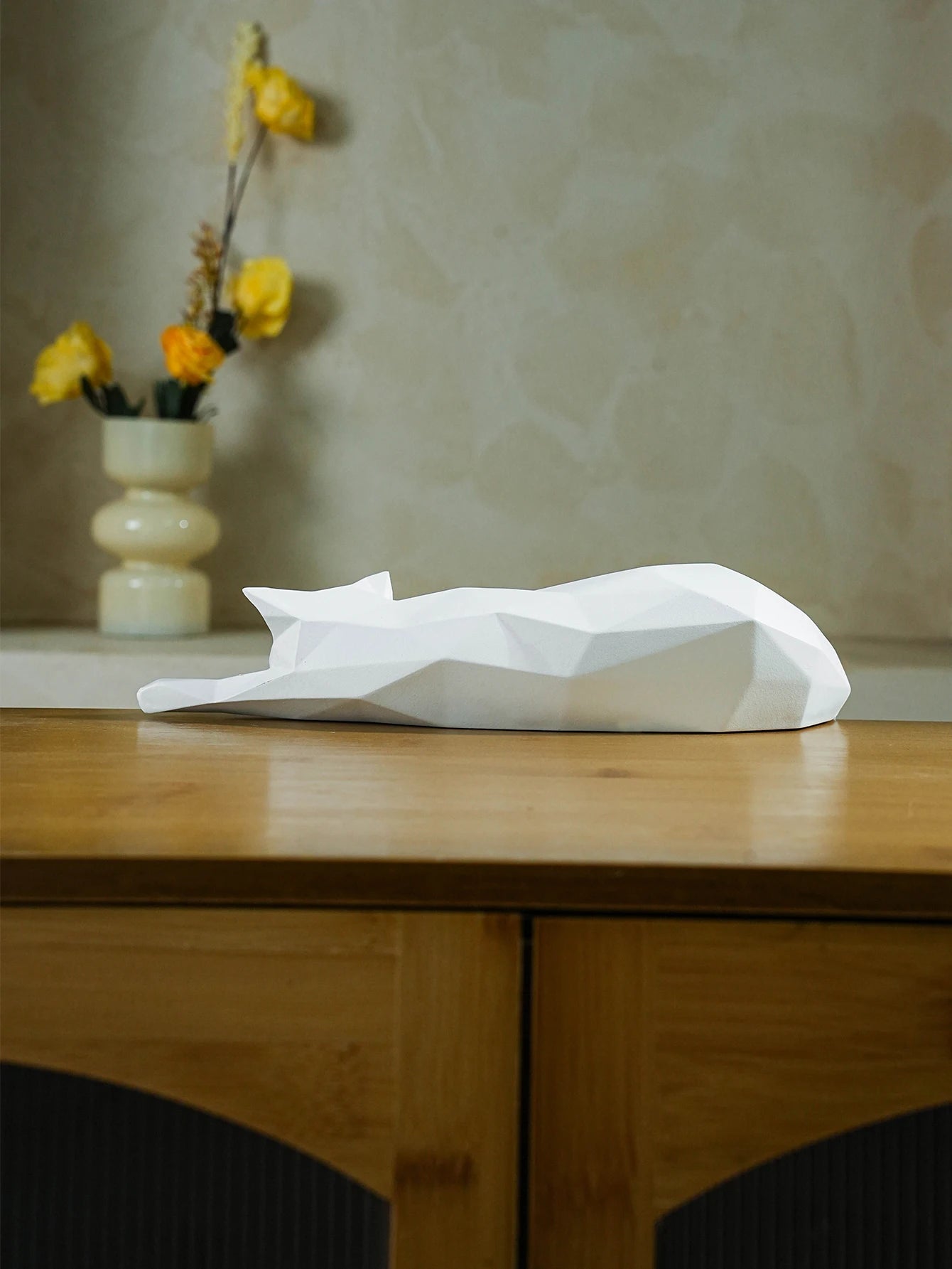 Geometric Cat Statue – Modern Black and White Figurine Sculpture for Home, Office, Table, or Shelf Decor (Lying Cat Design)